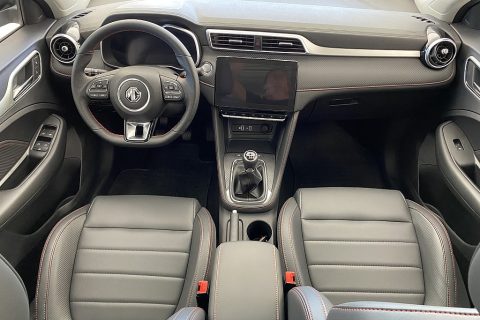 MG ZS  **18.990,-  Luxury-Ausstattung  4Zylinder.106PS